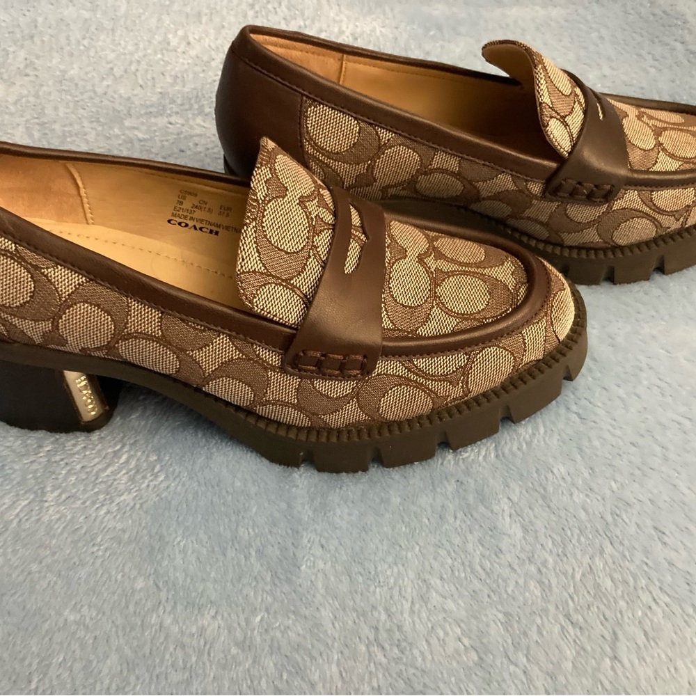 Coach Women's Tan and Brown Patterned Loafers